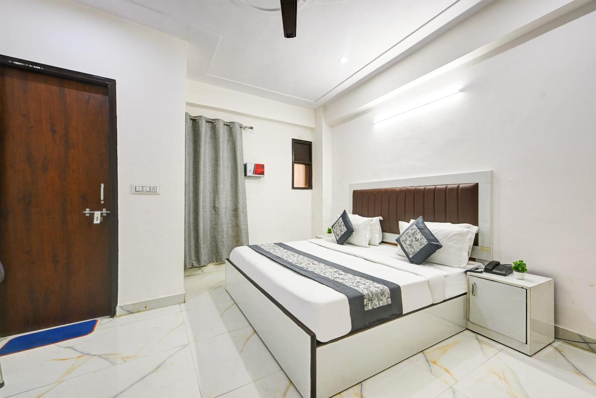 Hotel Krishna Tower Dillí Exteriér fotografie