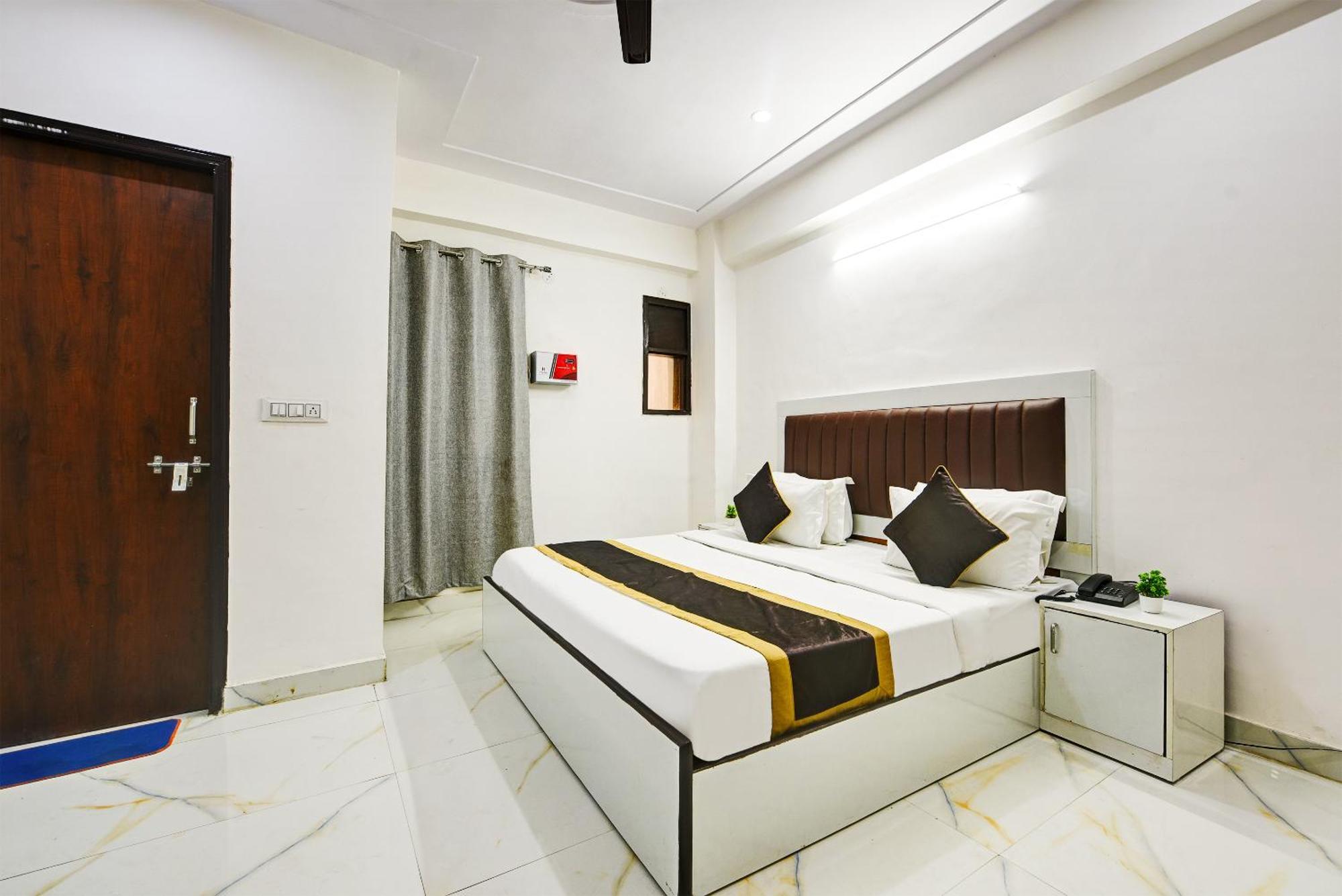 Hotel Krishna Tower Dillí Exteriér fotografie