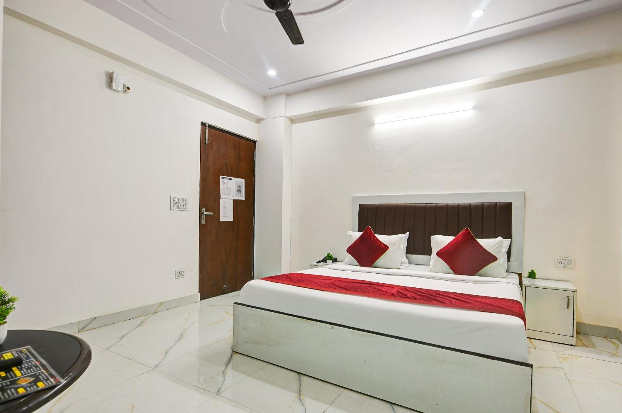Hotel Krishna Tower Dillí Exteriér fotografie