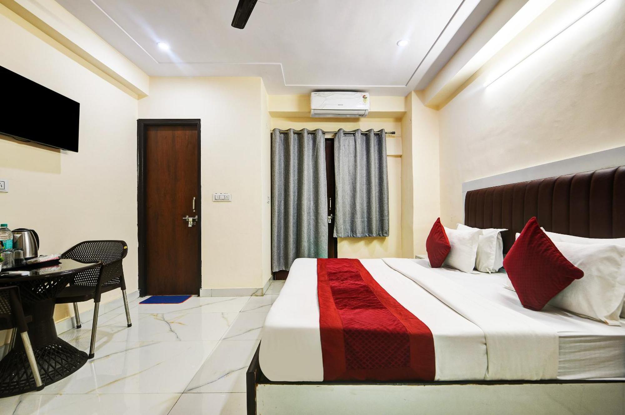 Hotel Krishna Tower Dillí Exteriér fotografie